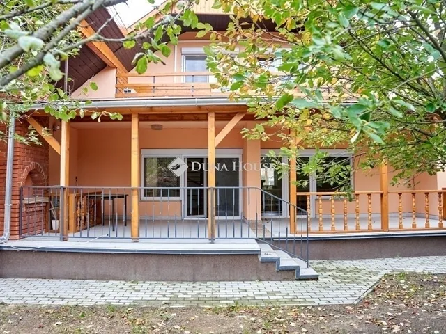 Eladó ház Pécs, Málom 168 nm