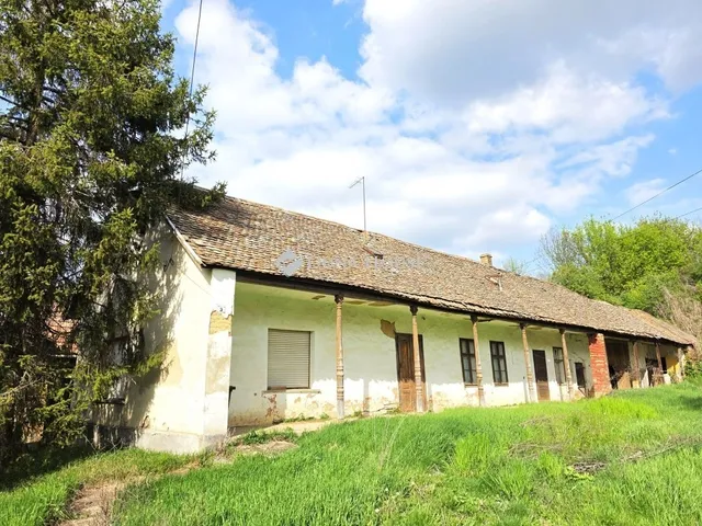 Eladó ház Hőgyész 81 nm