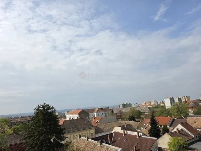 Eladó lakás Pécs, Egyetemváros 35 nm