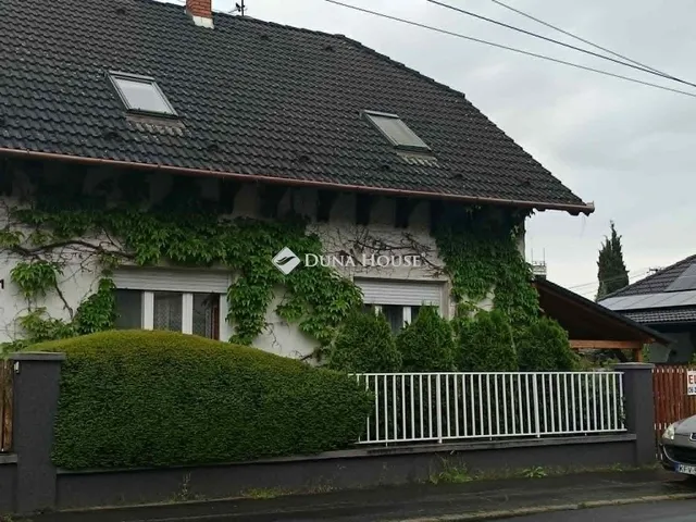 Eladó ház Pécs, Egyetemváros 150 nm
