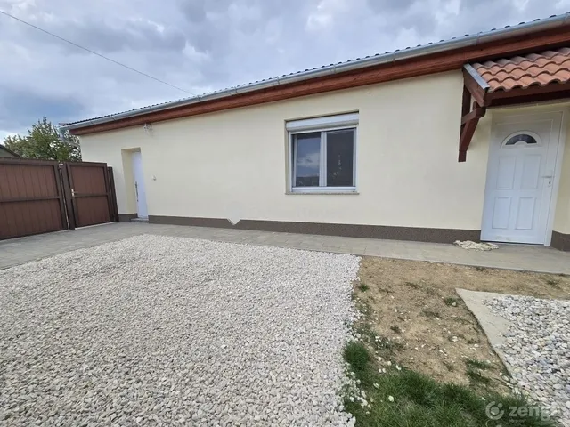 Eladó ház Kozármisleny 200 nm