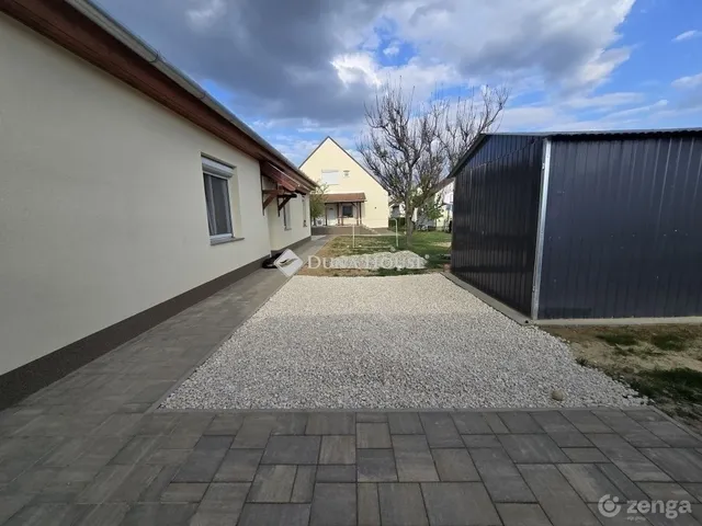 Eladó ház Kozármisleny 200 nm