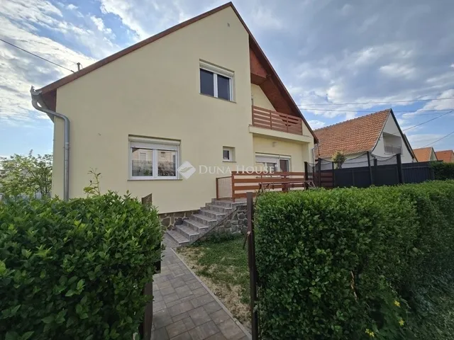 Eladó ház Kozármisleny 200 nm