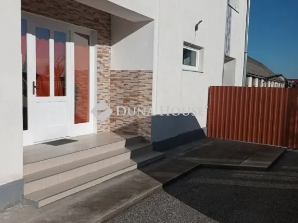 Eladó ház Felsőszentmárton 370 nm