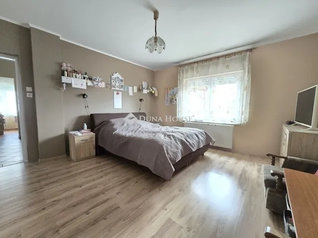Eladó ház Kozármisleny 200 nm