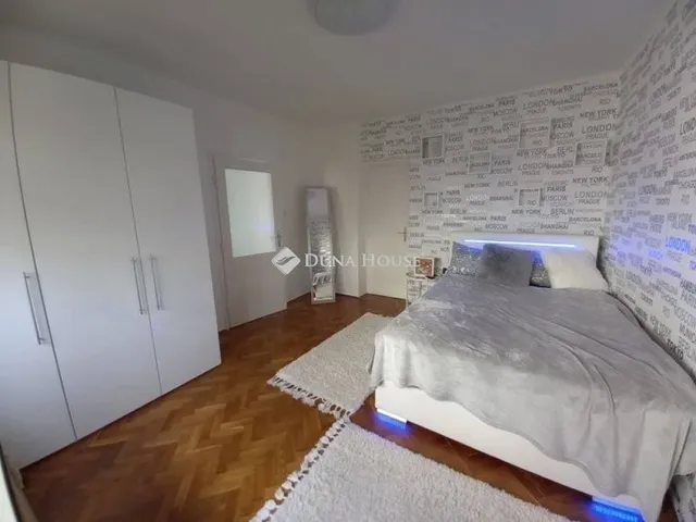 Eladó lakás Pécs, Mecsekoldal 67 nm