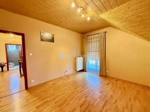 Eladó ház Pécs, Ispitaalja 220 nm