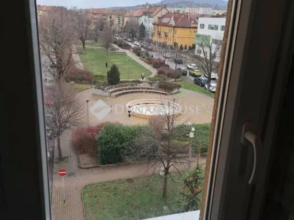 Kiadó lakás Pécs, Belváros 118 nm