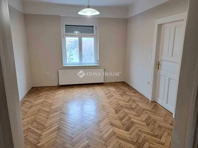 Kiadó lakás Pécs, Belváros 118 nm