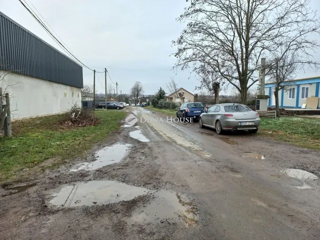 Kiadó kereskedelmi és ipari ingatlan Pécs, Nagyárpád 1500 nm