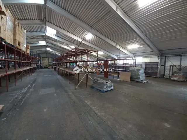 Kiadó kereskedelmi és ipari ingatlan Pécs, Nagyárpád 1500 nm