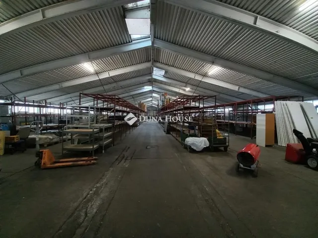 Kiadó kereskedelmi és ipari ingatlan Pécs, Nagyárpád 1500 nm