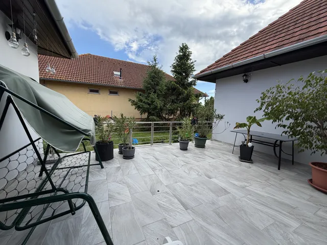 Eladó ház Egerág 205 nm