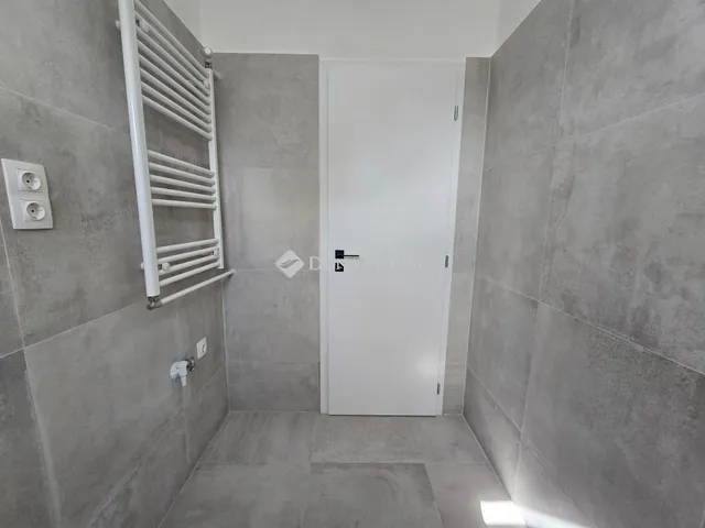Eladó lakás Pécs, Uránváros 60 nm