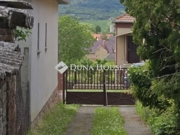 Eladó ház Pécs, Hird 100 nm