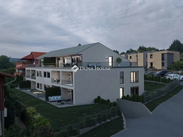 Eladó lakás Pécs, Rigóder 74 nm