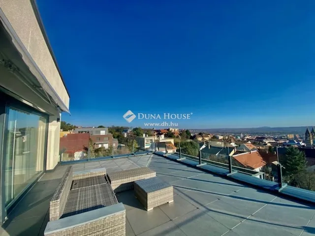 Eladó lakás Pécs, Mecsekoldal 90 nm