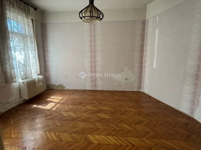 Eladó lakás Pécs 88 nm