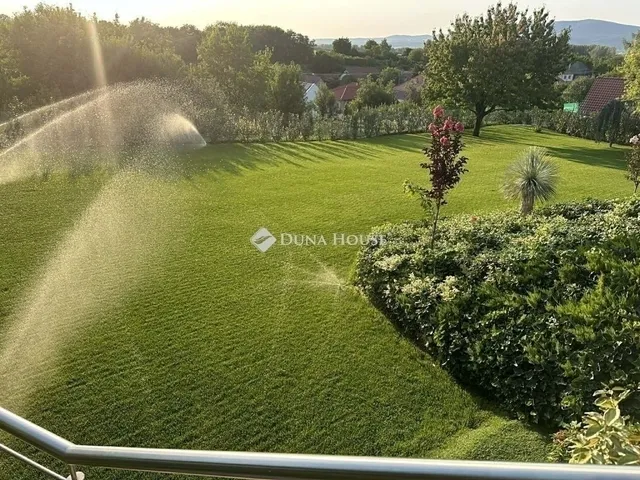 Eladó ház Keszü 220 nm