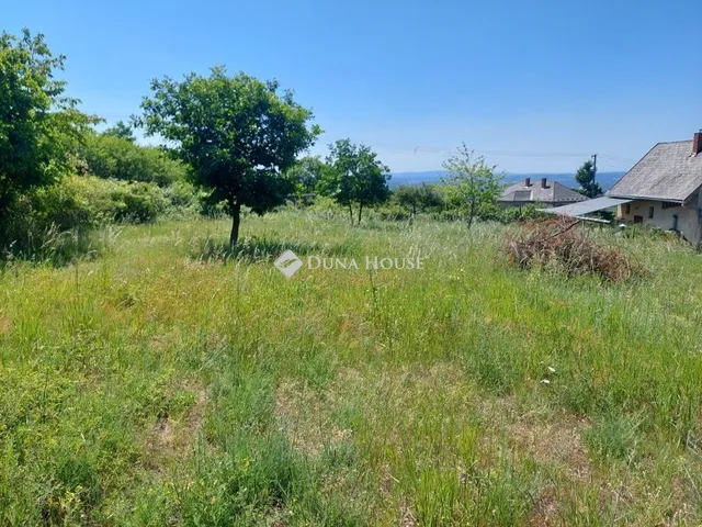 Eladó telek Pécs 1096 nm