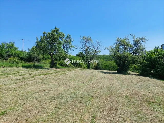 Eladó telek Pécs 6866 nm
