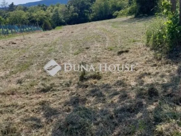 Eladó telek Pécs 6866 nm