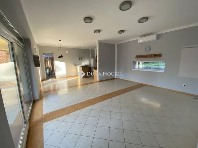 Eladó ház Nagykozár 150 nm