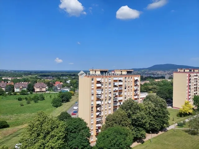 Eladó lakás Pécs, Kertváros 52 nm