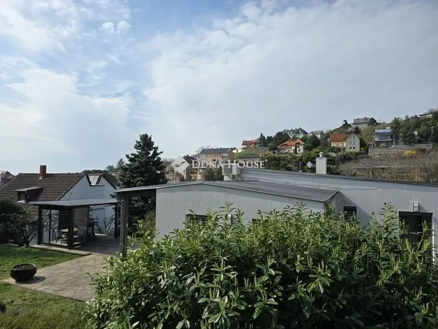 Eladó ház Pécs, Mecsekoldal 174 nm