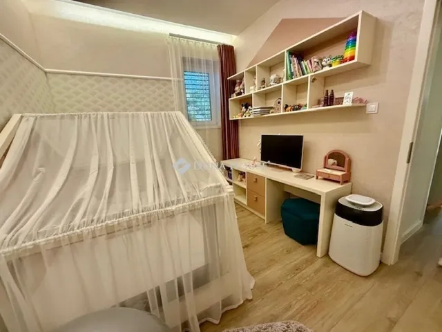 Eladó lakás Pécs, Mecsekoldal 93 nm