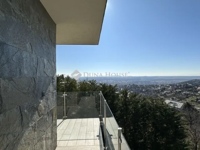 Eladó ház Pécs, Mecsekoldal 223 nm