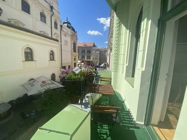 Eladó lakás Pécs, Belváros 132 nm