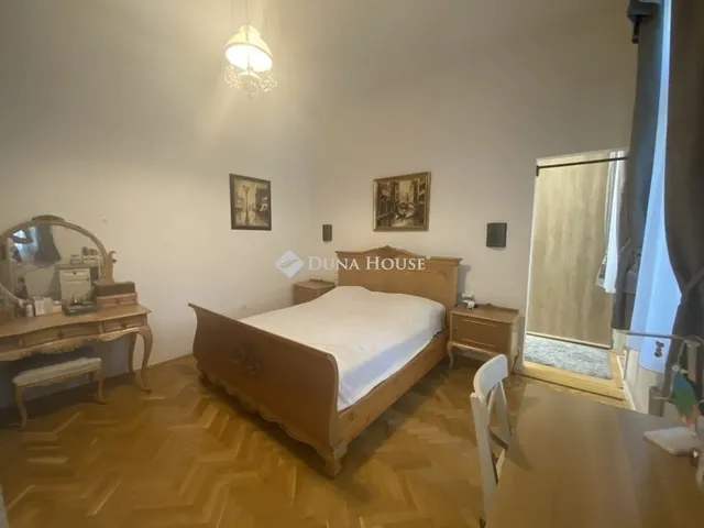 Eladó lakás Pécs, Belváros 132 nm