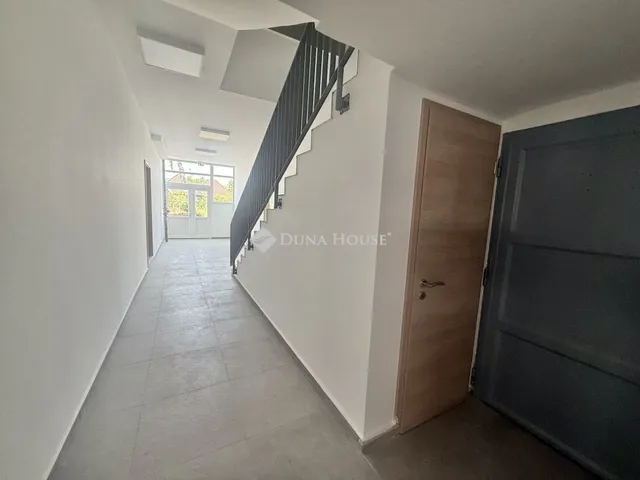 Kiadó kereskedelmi és ipari ingatlan Pécs 1135 nm