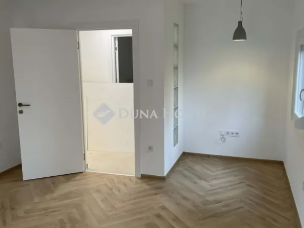 Eladó lakás Pécs, Uránváros 54 nm