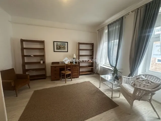 Eladó lakás Pécs, Belváros 85 nm