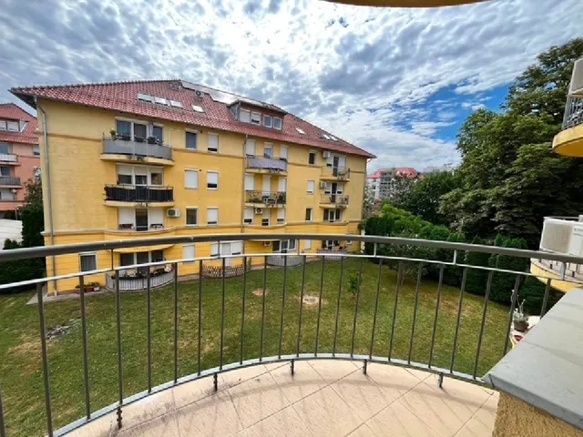 Eladó lakás Pécs, Kertváros 53 nm