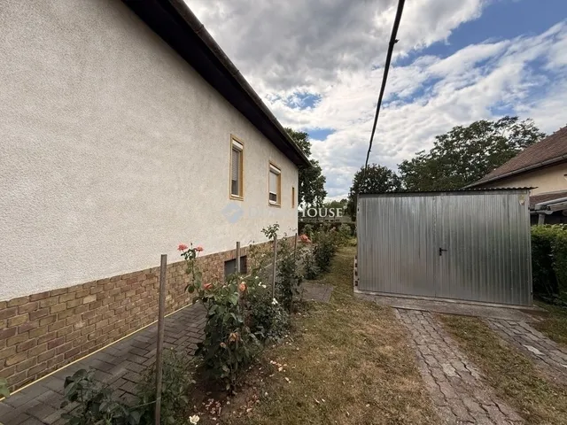 Eladó ház Pécs, Kertváros 121 nm