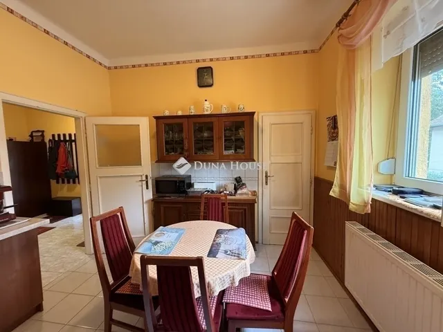 Eladó ház Pécs, Kertváros 121 nm