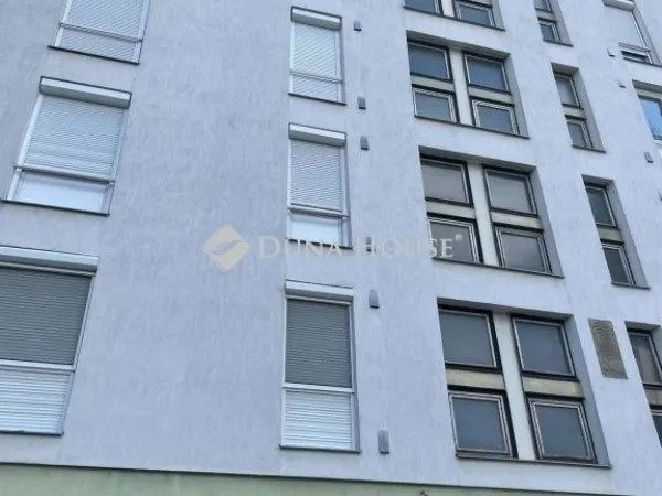 Eladó lakás Pécs, Egyetemváros 72 nm