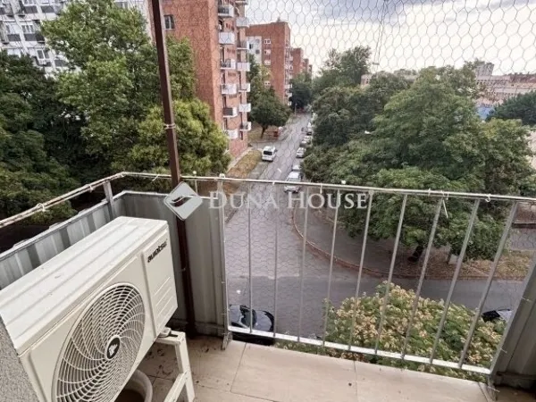 Eladó lakás Pécs, Uránváros 57 nm