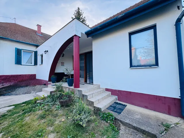 Eladó ház Pécs, Rigóder 90 nm