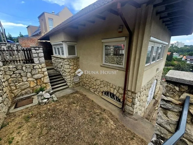 Eladó ház Pécs 350 nm
