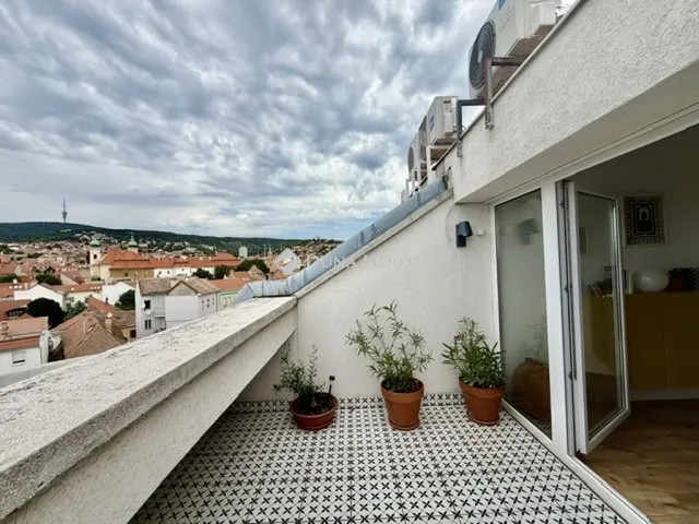 Eladó lakás Pécs, Belváros 71 nm