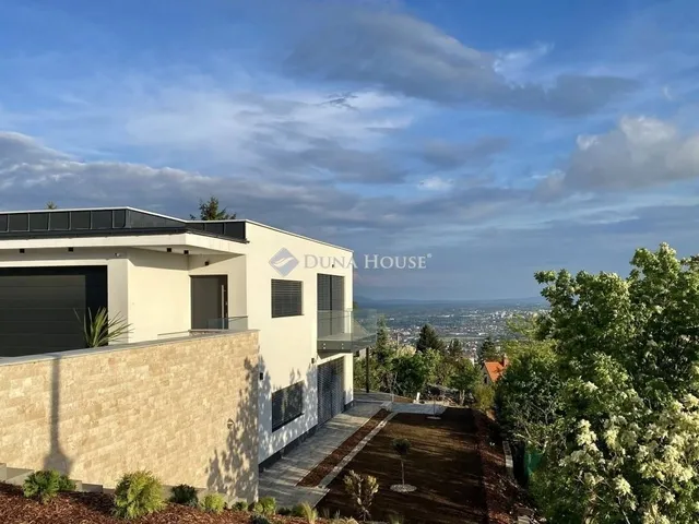Eladó ház Pécs, Mecsekoldal 250 nm