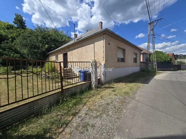 Eladó ház Pécs, Vasas 95 nm