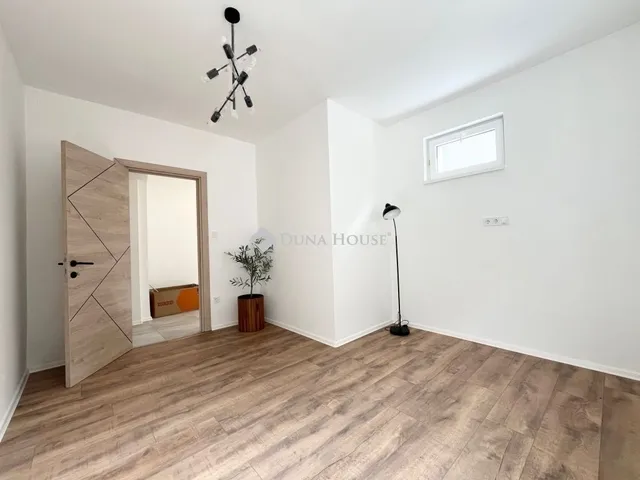 Eladó lakás Pécs 105 nm