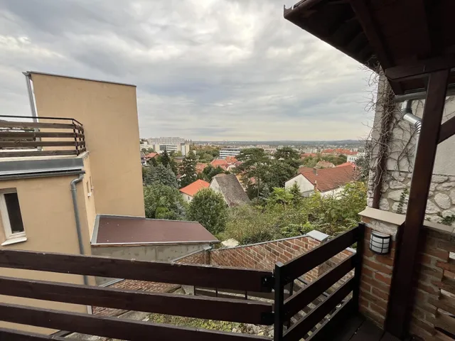 Eladó lakás Pécs, Mecsekoldal 73 nm