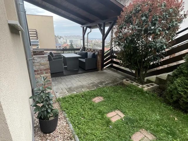Eladó lakás Pécs, Mecsekoldal 73 nm