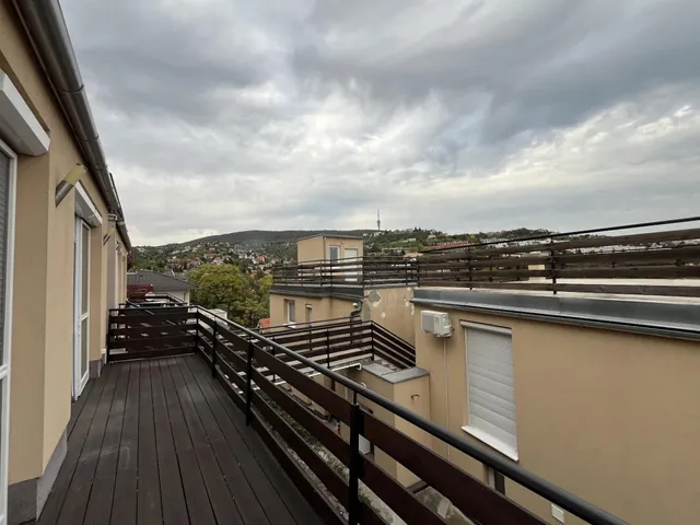 Eladó lakás Pécs, Mecsekoldal 73 nm